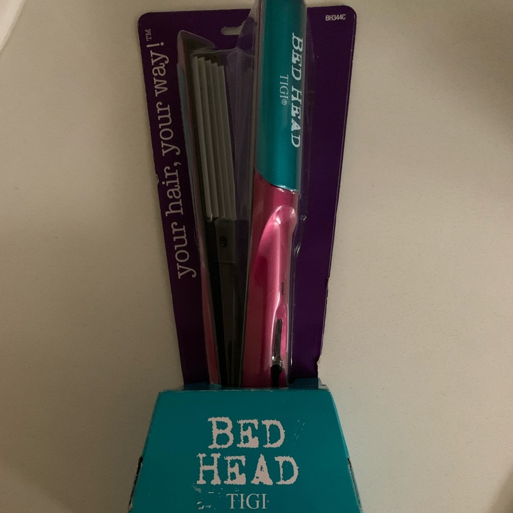 Bedhead TIGI little tease 1 inch tourmaline ceramic crimper